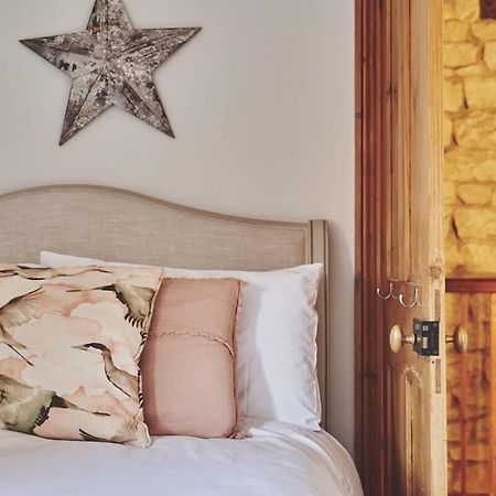 Large Stylish Luxury Cotswold Cottage - Ideal For Families, W/ Ev Charging Andoversford Exterior photo