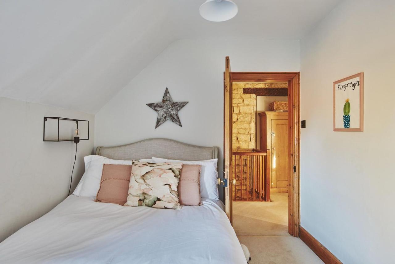 Large Stylish Luxury Cotswold Cottage - Ideal For Families, W/ Ev Charging Andoversford Exterior photo