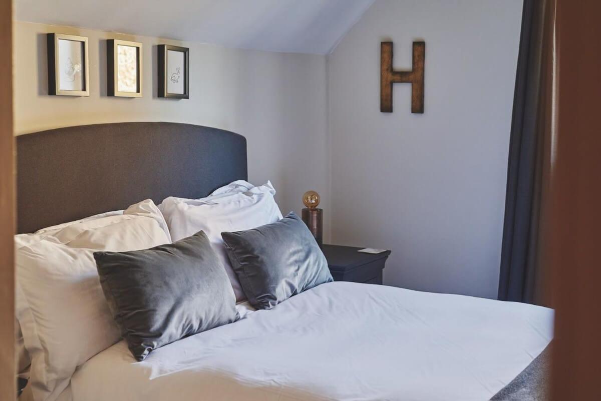 Large Stylish Luxury Cotswold Cottage - Ideal For Families, W/ Ev Charging Andoversford Exterior photo