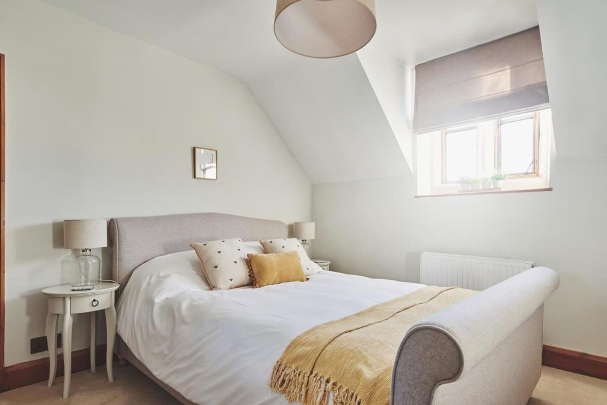 Large Stylish Luxury Cotswold Cottage - Ideal For Families, W/ Ev Charging Andoversford Exterior photo