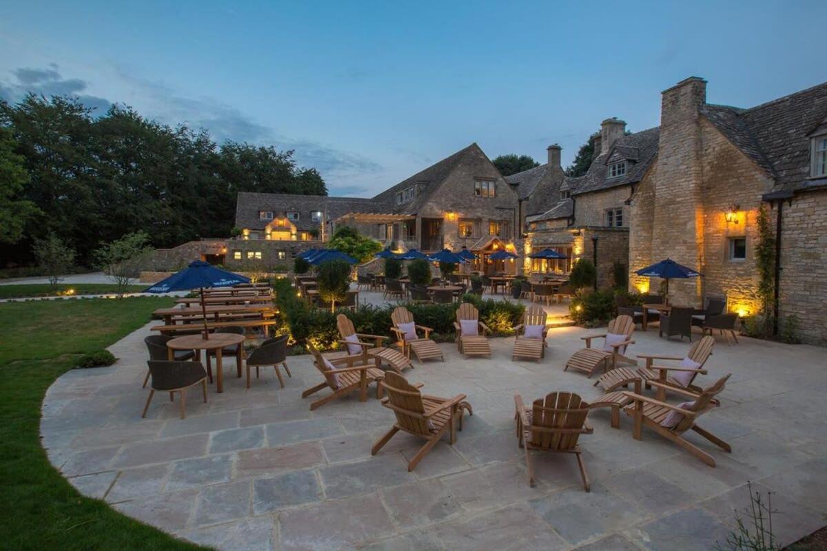 Large Stylish Luxury Cotswold Cottage - Ideal For Families, W/ Ev Charging Andoversford Exterior photo