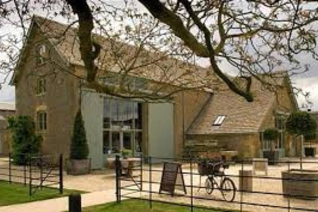 Large Stylish Luxury Cotswold Cottage - Ideal For Families, W/ Ev Charging Andoversford Exterior photo