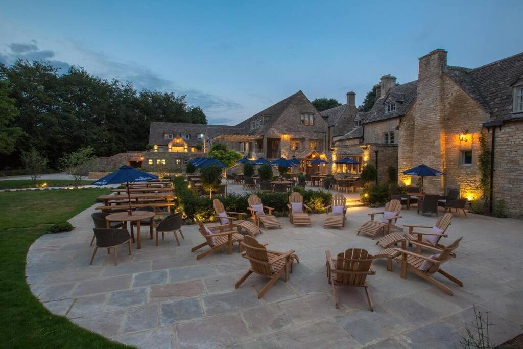 Large Stylish Luxury Cotswold Cottage - Ideal For Families, W/ Ev Charging Andoversford Exterior photo