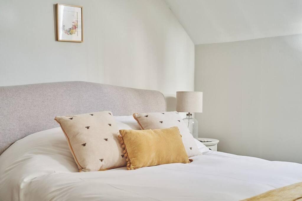 Large Stylish Luxury Cotswold Cottage - Ideal For Families, W/ Ev Charging Andoversford Exterior photo
